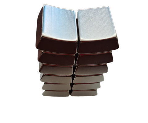 خرید آهنرباهای نئودیمیوم دائمی قوس متخلخل N52 NiCuNi 25mmx30mmx9m online manufacture