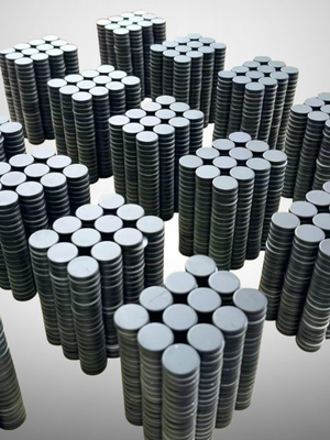 خرید استفاده صنعتی Neodymium Black Epoxy N35 آهنربا دیسک کوچک برای یخچال online manufacture