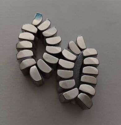 خرید مغناطیس نئودیمیوم درجه N52 سفارشی با یک طرف مسطح یک طرف منحنی طراحی برای مقاومت بالای خوردگی online manufacture